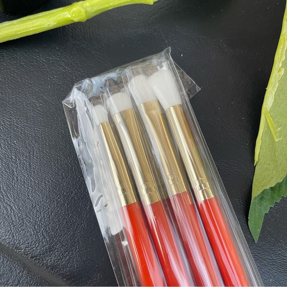 Ace Beaute Eyeshadow Brush Set New. 
Set - Picture 2 of 2